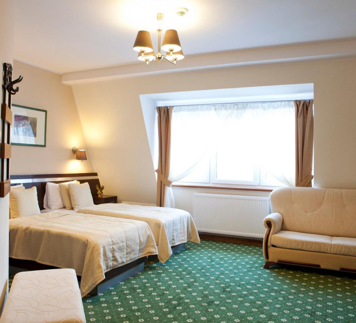 Hotel i Restauracja \"Pod Orłem\" - Housity