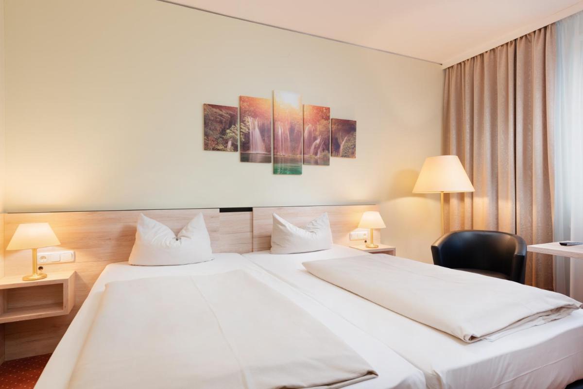 NOVINA HOTEL Südwestpark - Housity