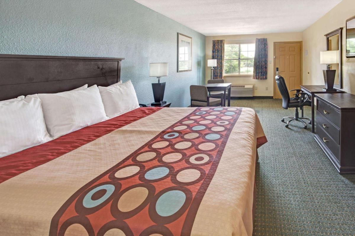 Super 8 Dallas East Near Fair Park Downtown - Housity