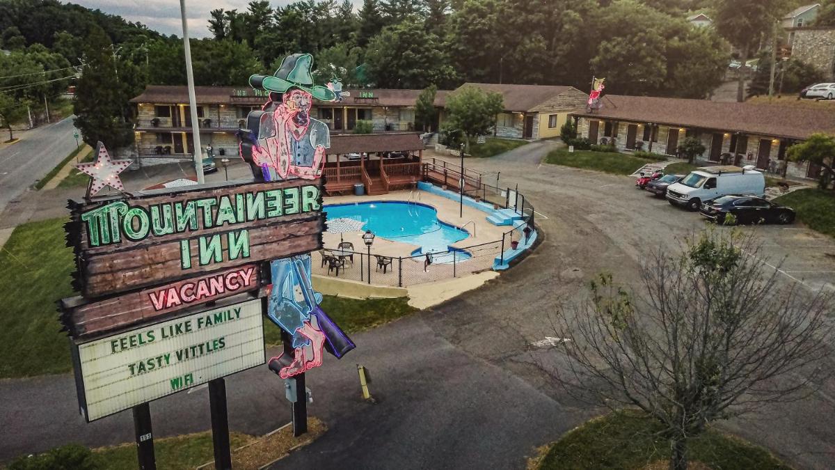 The Mountaineer Inn - Asheville - Housity