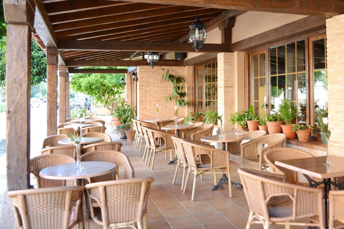 Hotel Moregón - Housity