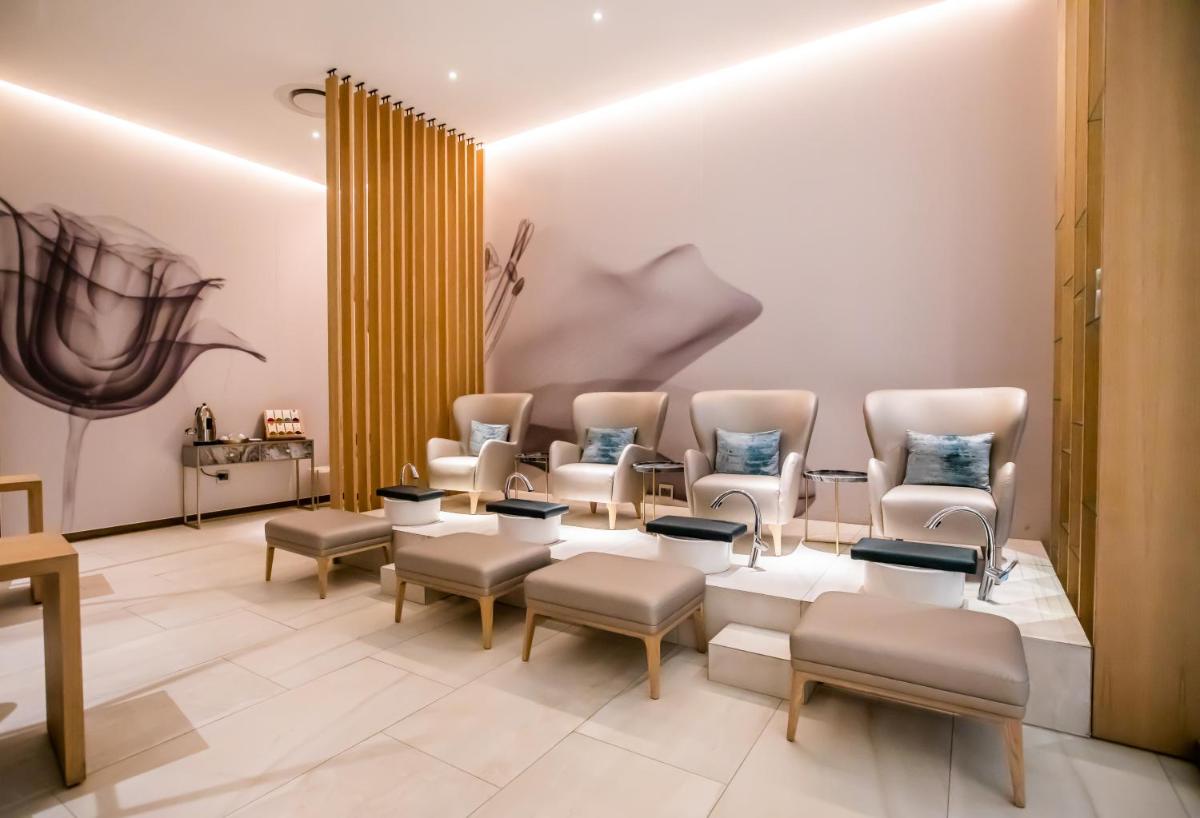 Houghton Suites - Housity