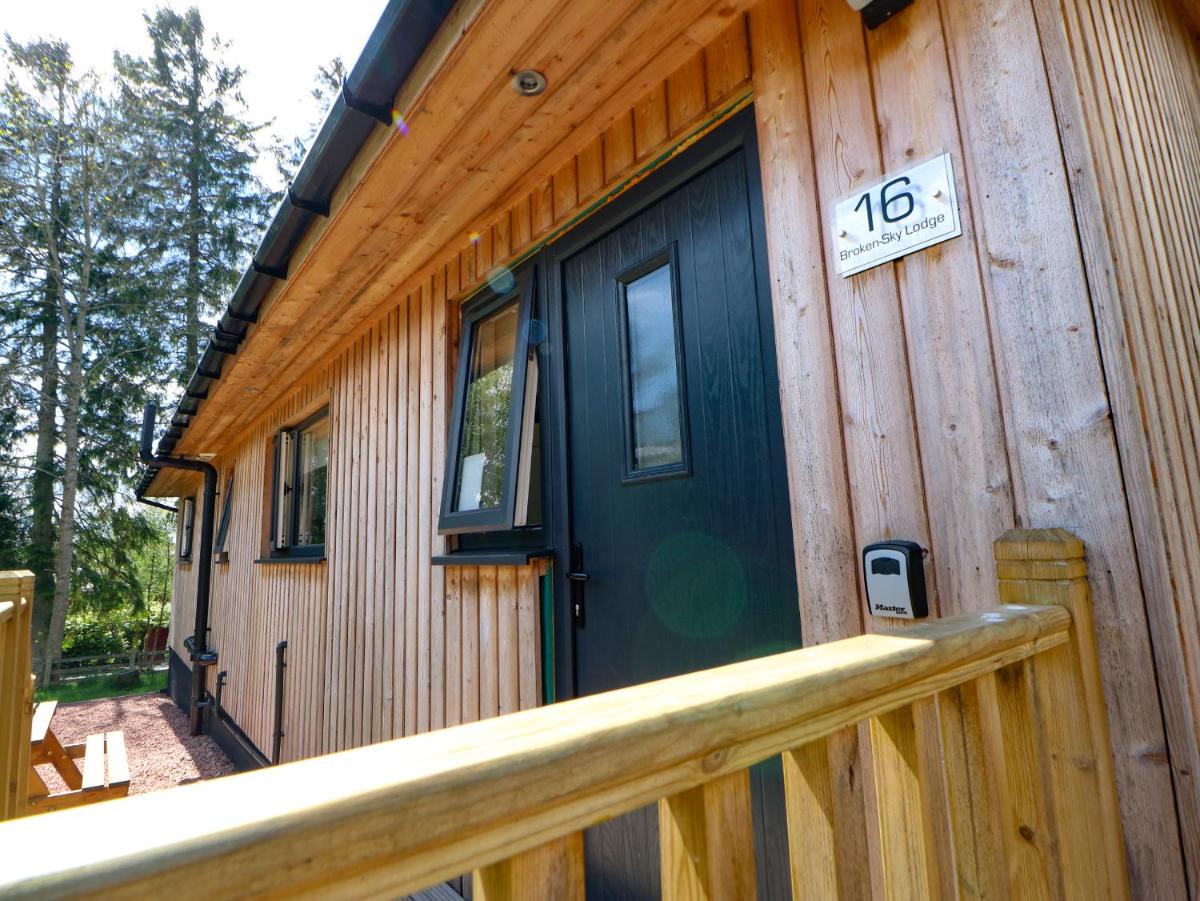 Broken-Sky Lodge - Housity