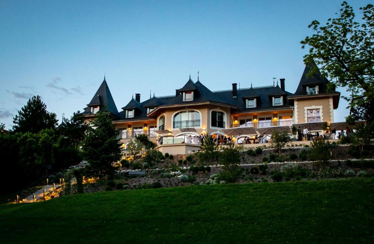 Jardin de l'établissement Hôtel L'Incomparable Aix-Les-Bains
