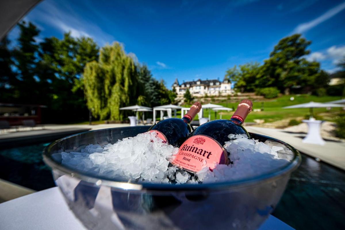 Boissons dans l'établissement Hôtel L'Incomparable Aix-Les-Bains