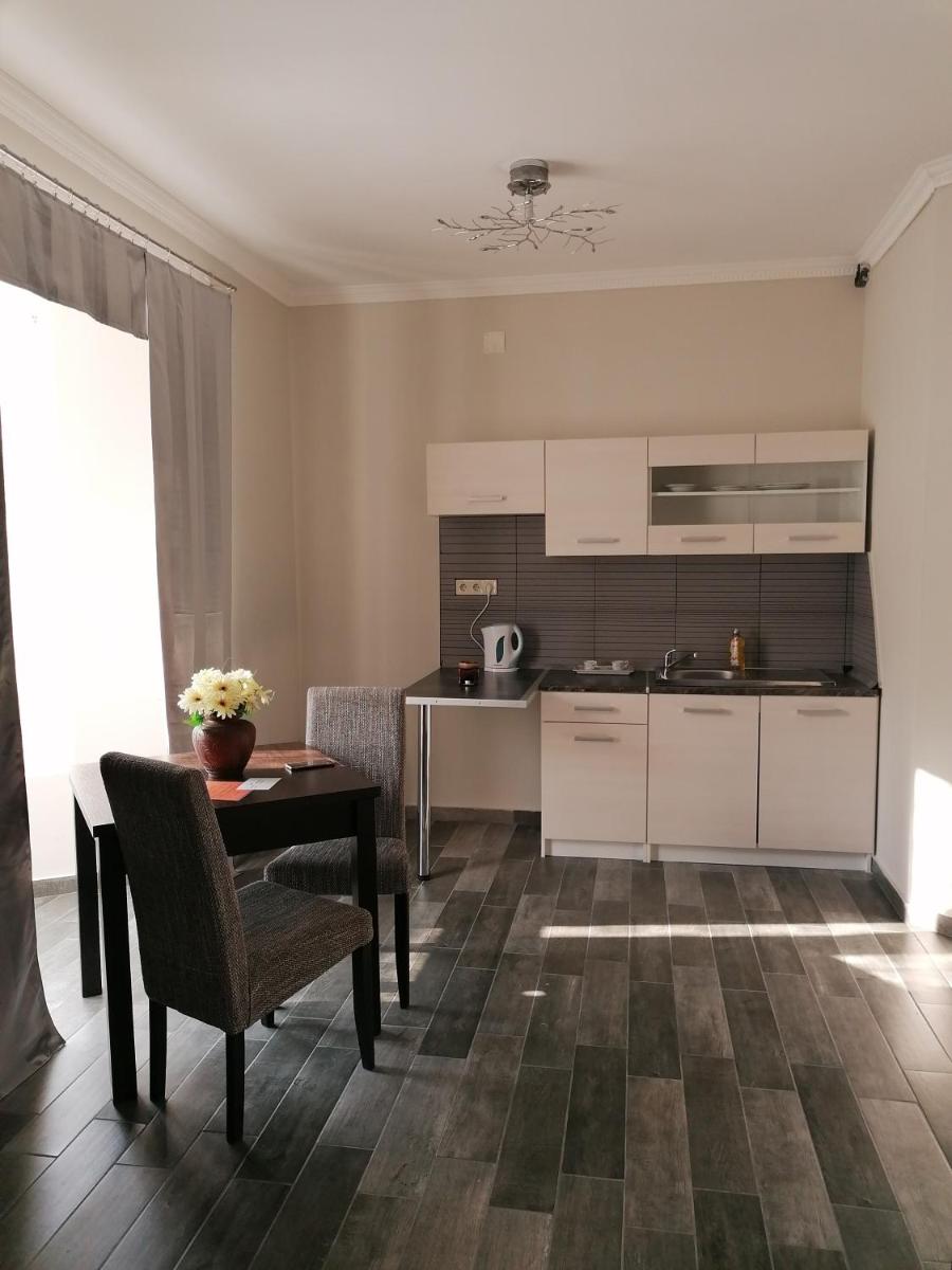 Napfény Szállás - Housity