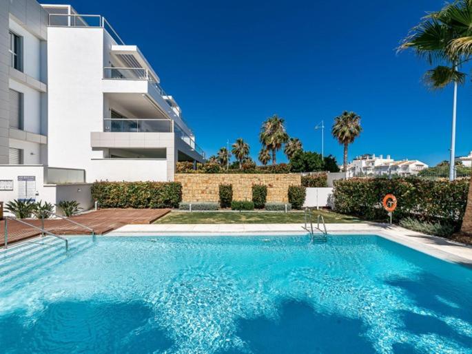 Lujoso apartamento con piscina comunitaria en la Costa del Sol - Housity