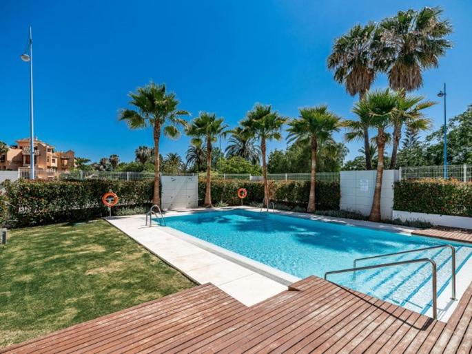 Lujoso apartamento con piscina comunitaria en la Costa del Sol - Housity