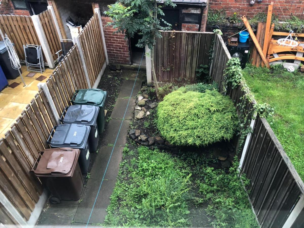 5 Bedroom Town House in Barnsley Centre - Housity