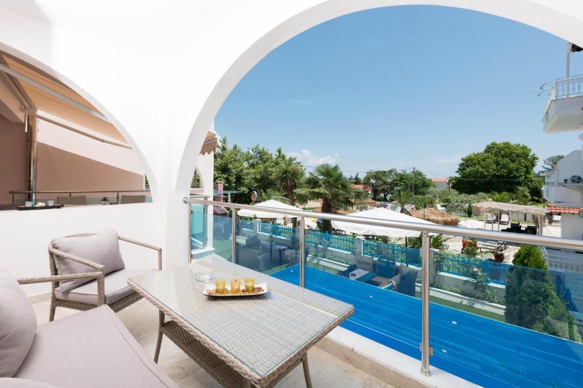 Suitetrails - Stratos Deluxe Apartments
