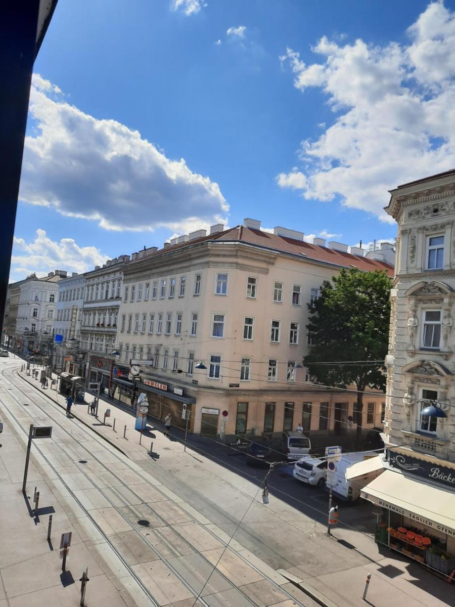 Wiener Buddha Style Flat with Inner Garden- Märzstraße City Apartments - Housity