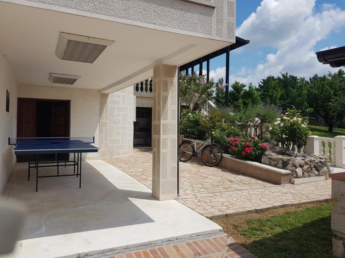 VILA PEKEČ - Housity