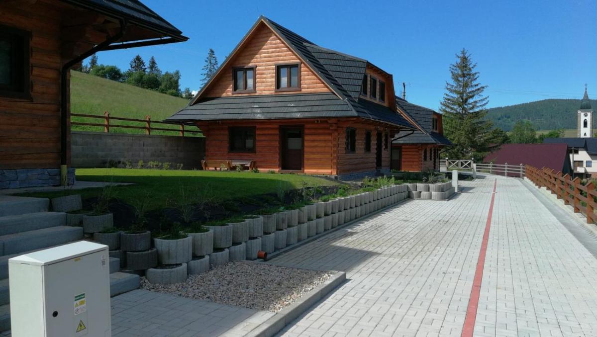 Roháčske zruby 2,3,4 - Housity