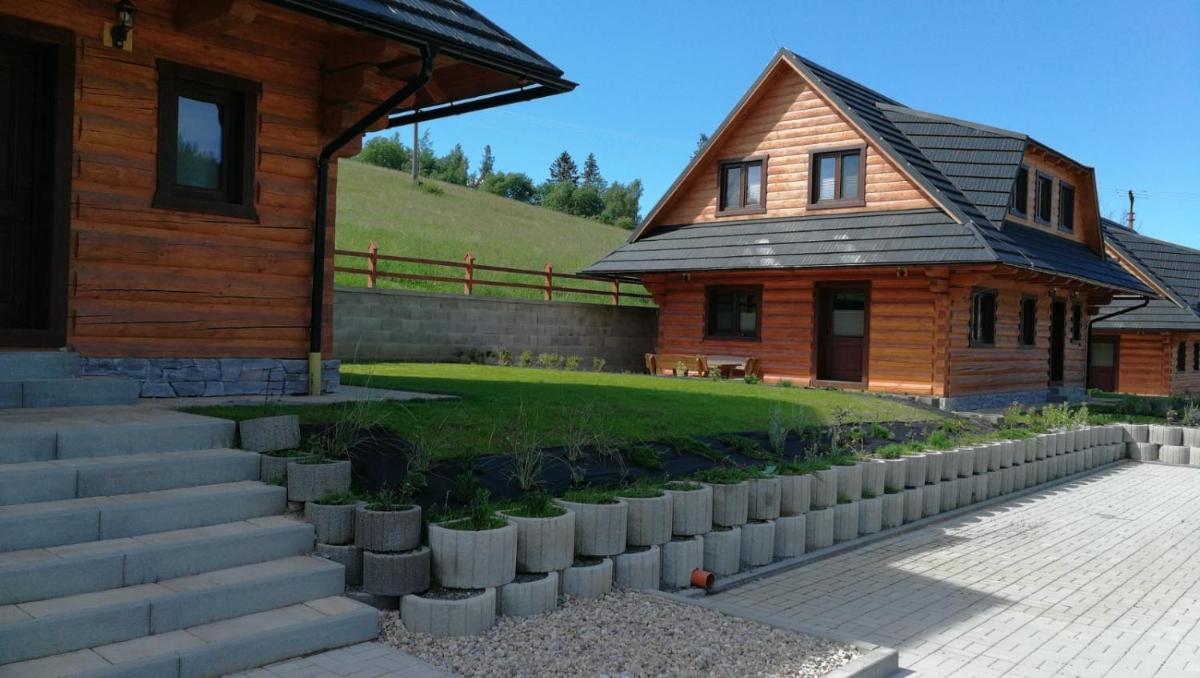 Roháčske zruby 2,3,4 - Housity