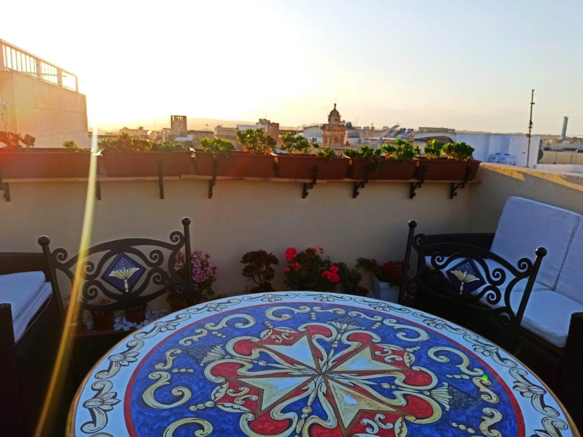 Maltese Traditional Town House in Rabat with Mdinas Cathedral view - Housity