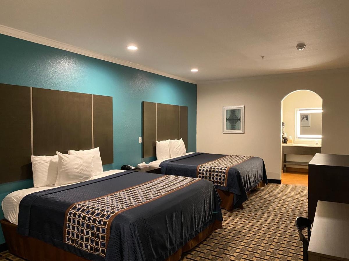 Regency Inn & Suites- NW Houston - Housity