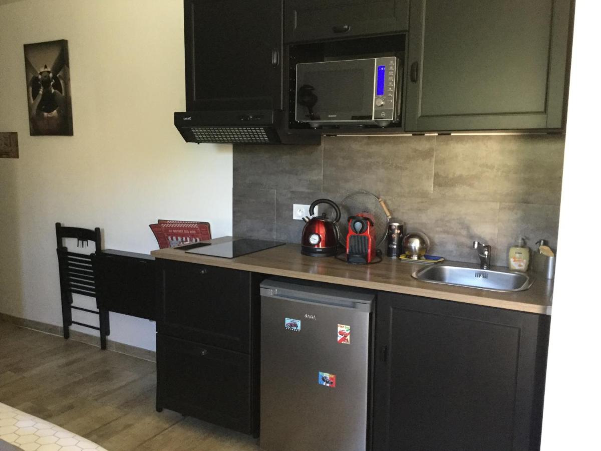 LES SANTOLINES - Studio Retro - Housity