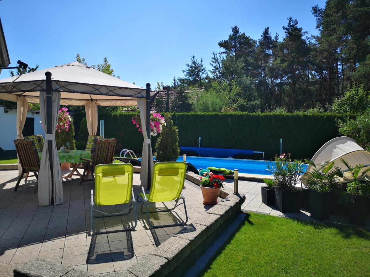 Suitetrails - Gästezimmer im bewohnten EFH mit Pool und Garten