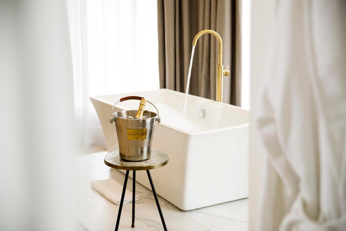 Lanelay Hall Hotel & Spa - Housity
