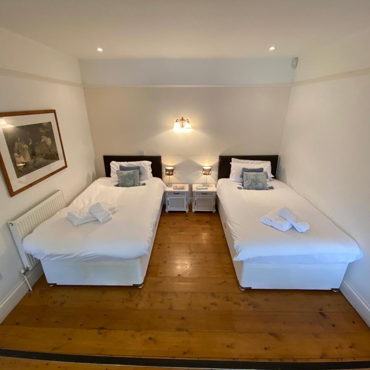 The Farmers Arms - Housity