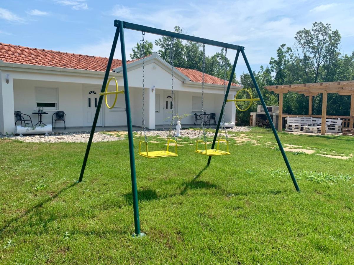 Kristalni Slap Kravice - Housity