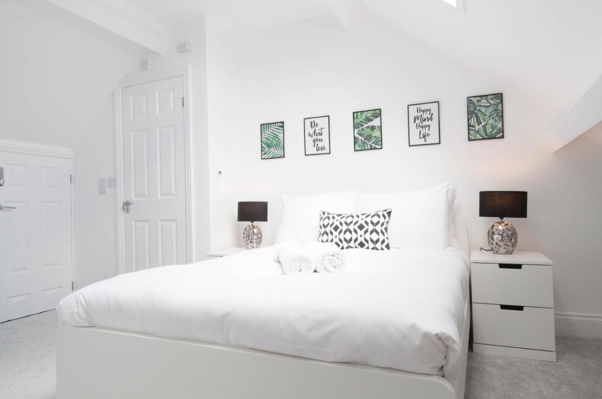 The Comet - 5 separate beds & 3 bathrooms - Housity