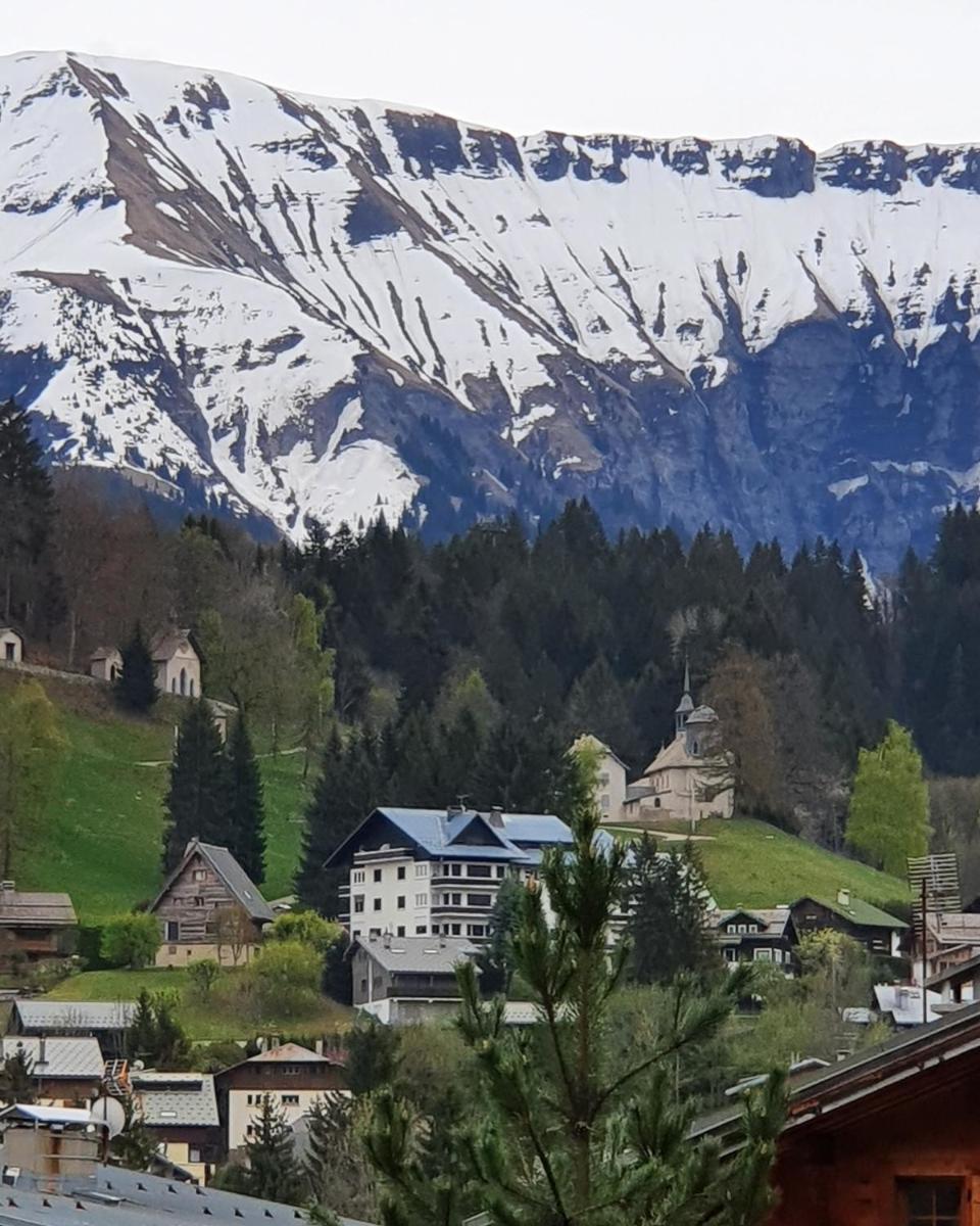 Vue générale sur la montagne ou vue sur la montagne depuis l'hôtel
