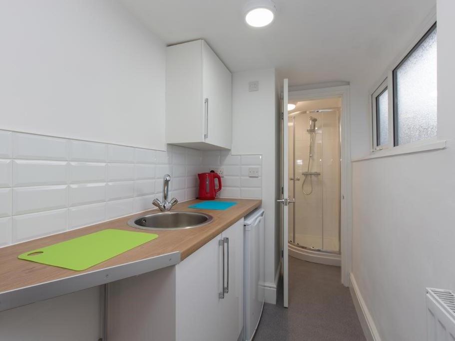 Townhouse @ 166 Ruskin Road Crewe - Housity