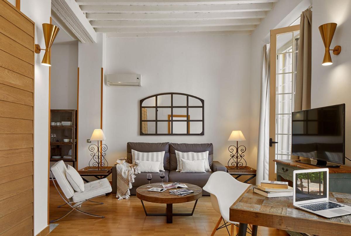 Lodgingmalaga Plaza Constitucion - Housity