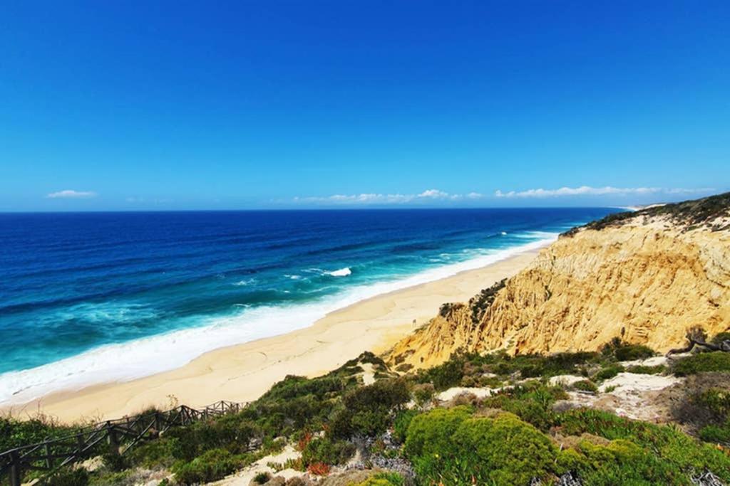 Secluded Beach House @Praia da Galé - Housity