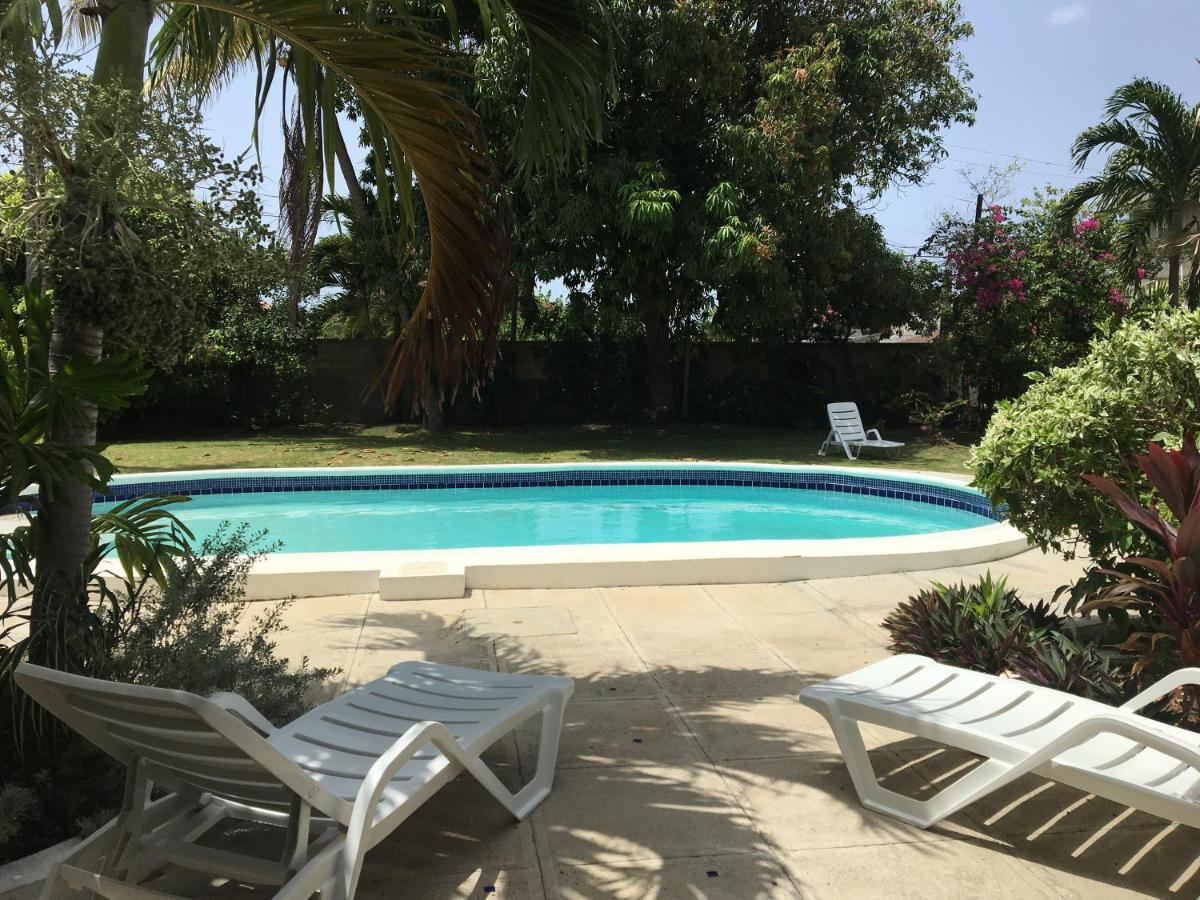 Reef Winds Villa - Housity
