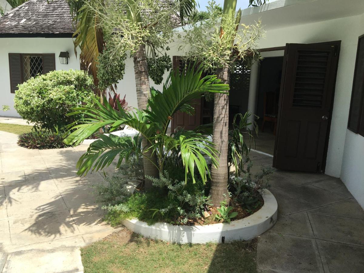 Reef Winds Villa - Housity