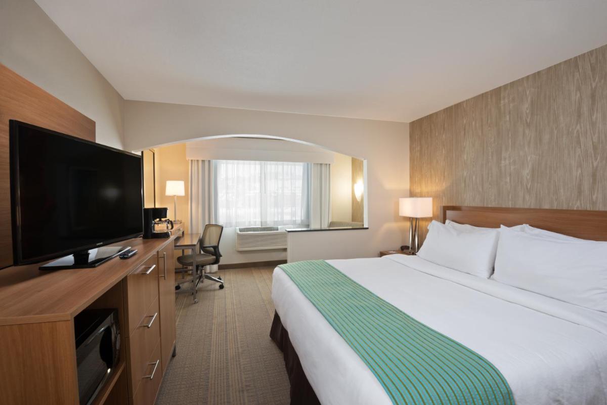 Holiday Inn Express Hotel & Suites Fraser Winter Park Area by IHG - Housity
