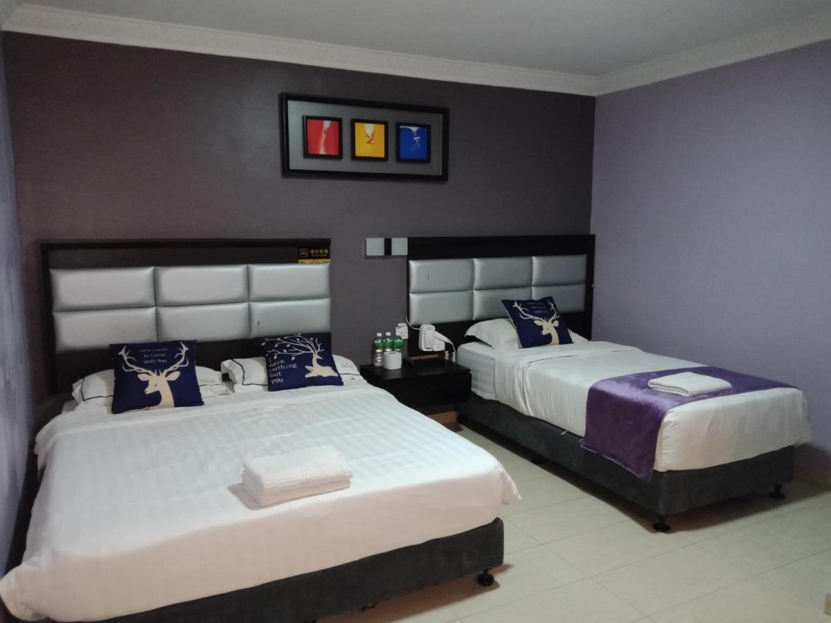 T Hotel Johor Bahru - Housity