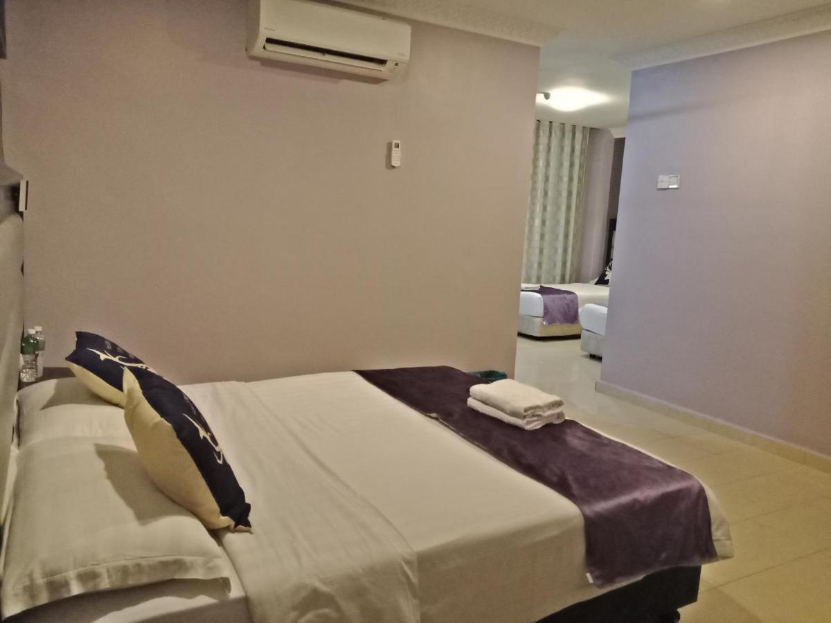 T Hotel Johor Bahru - Housity