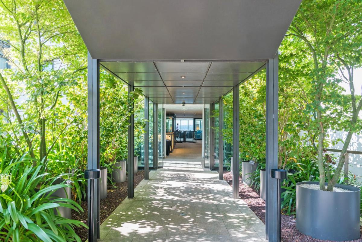 Jardin de l'établissement L'Agapa Hôtel - Spa Codage