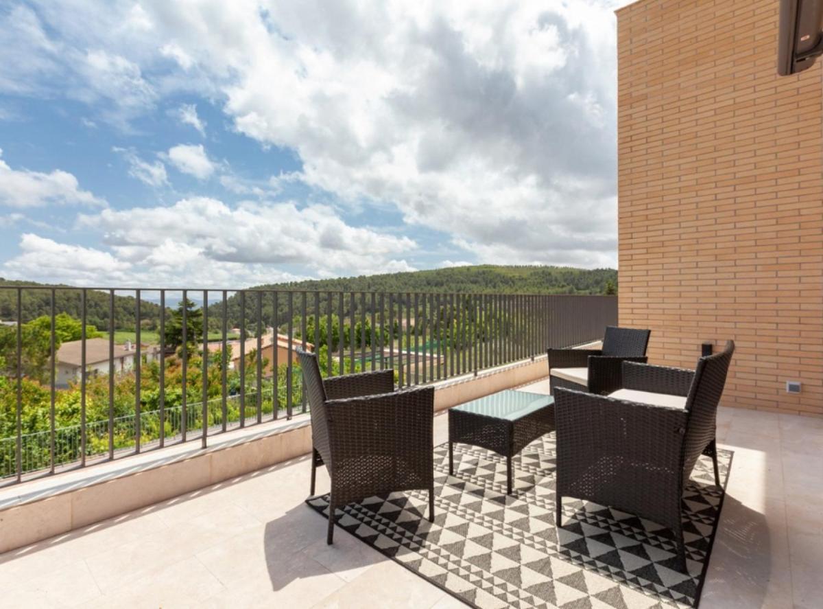 House with swimming pool in Penedes area - Housity