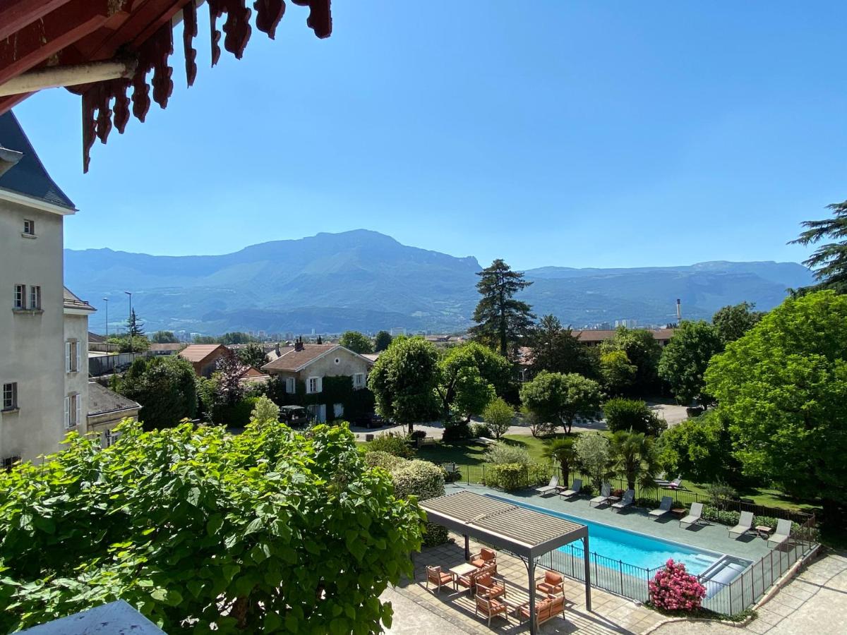 Vue générale sur la montagne ou vue sur la montagne depuis l'hôtel