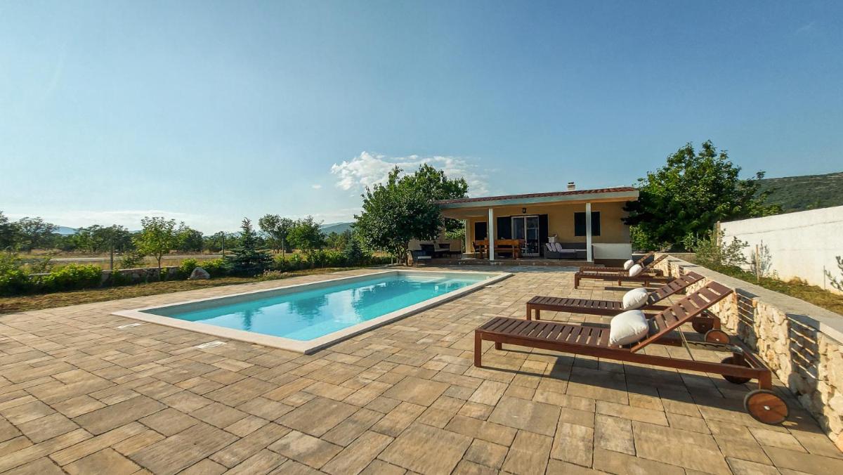 Villa Legacy - Housity