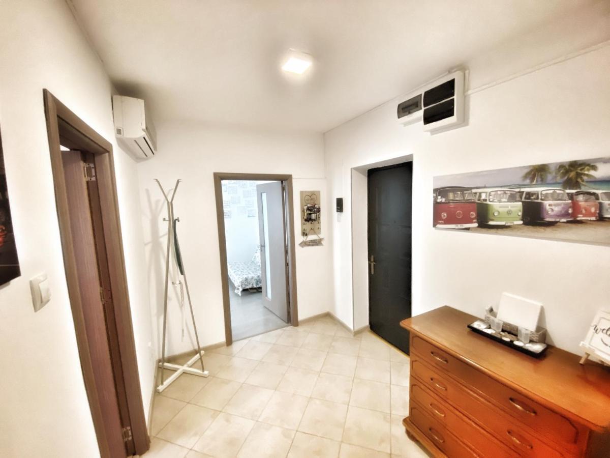 ”Modern Apartment” Old City Constanta - Housity