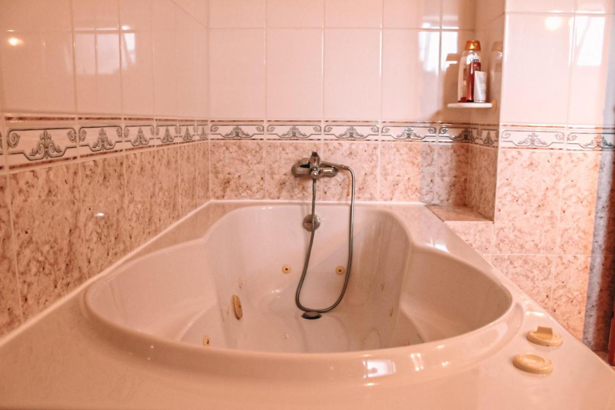 Spacious holiday house at Nazaré - Housity