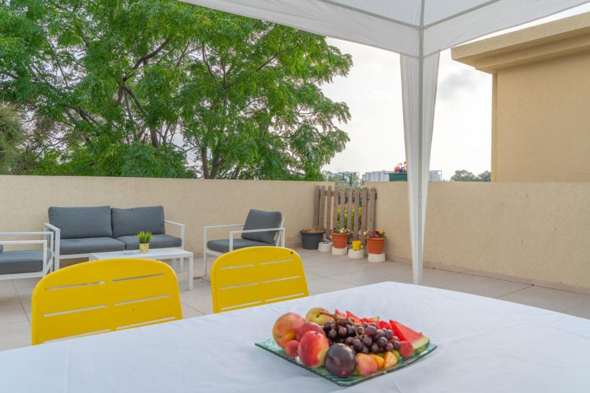 achzivacation Family Vacation Apt - 5mins to The Beach - Housity