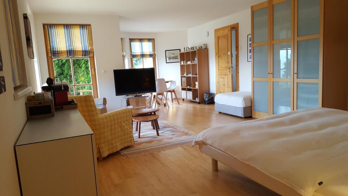 Suite mit Parkplatz Gebertingen - Housity
