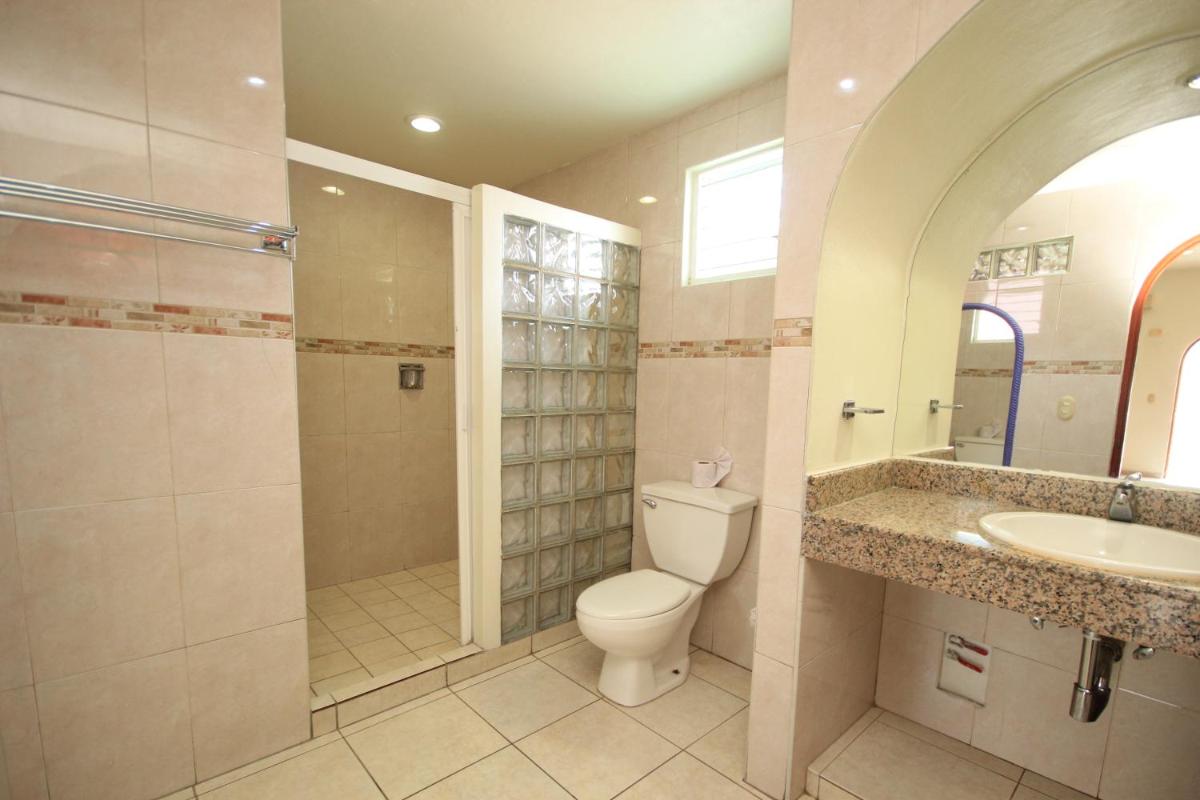 Hotel Xestal - Housity