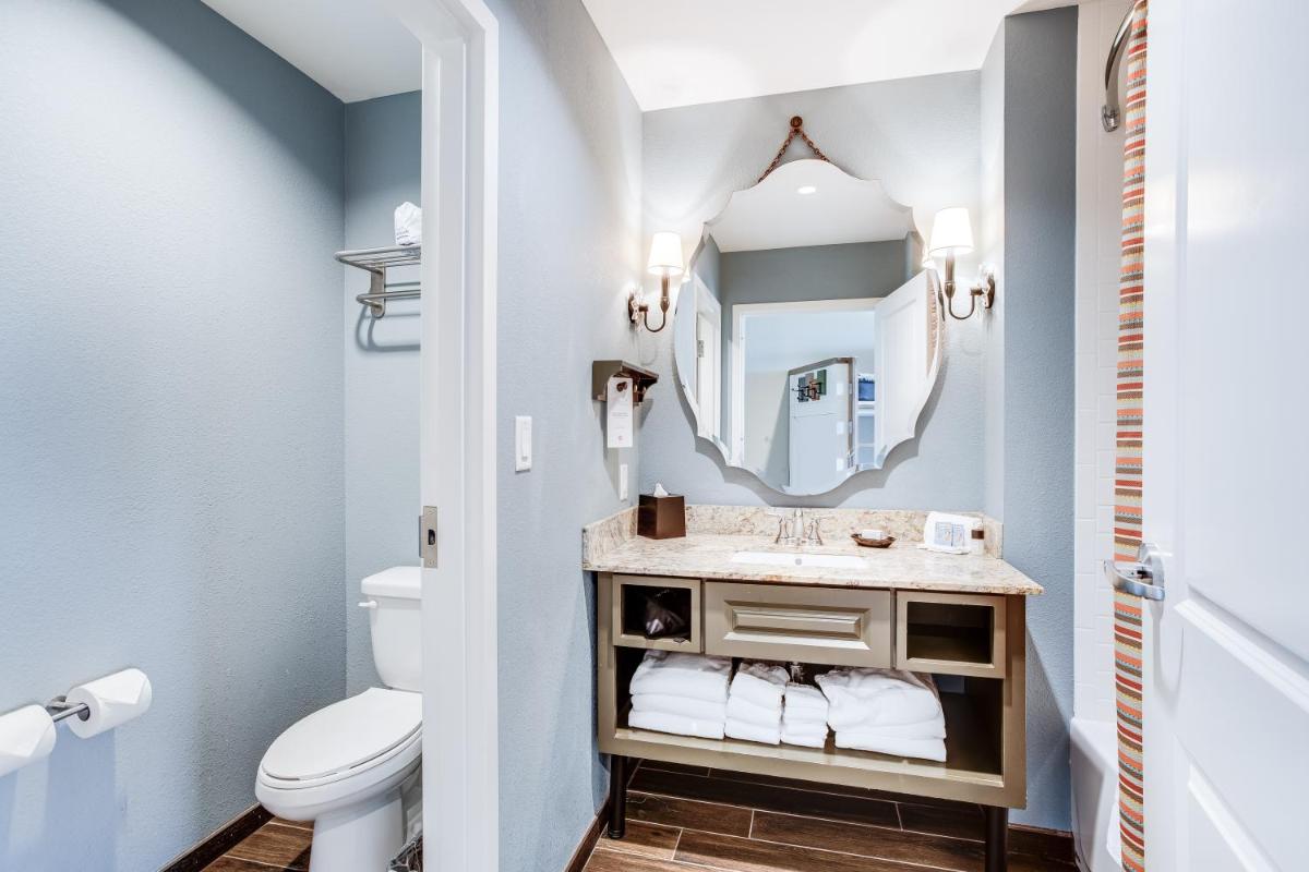 Dollywood's DreamMore Resort and Spa - Housity