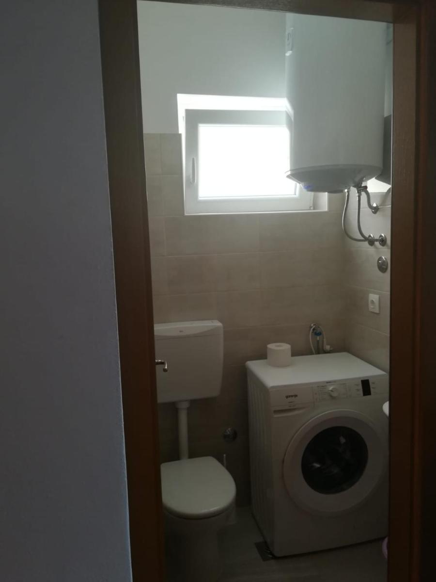 Plava laguna Miroslav - Housity