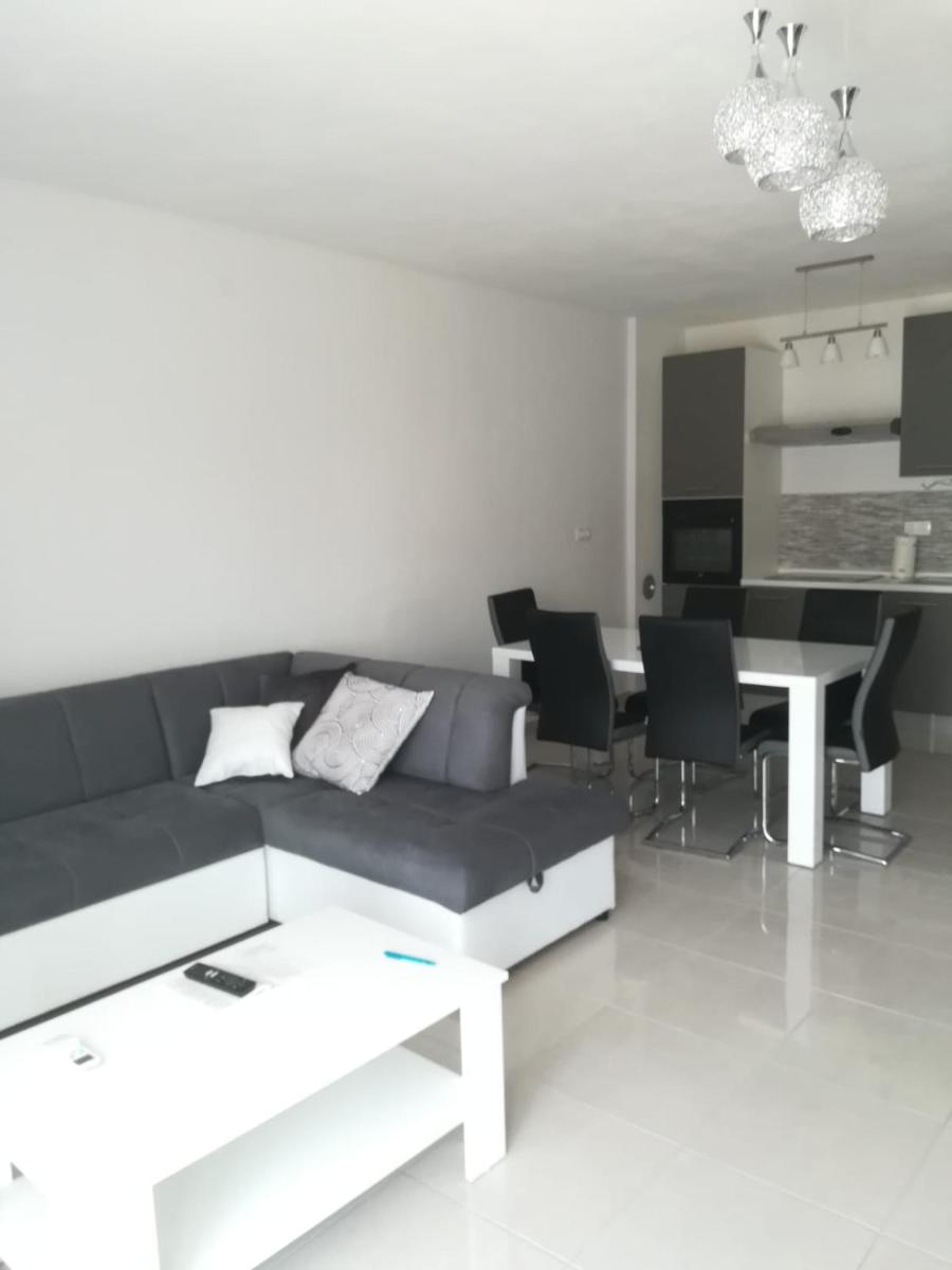 Plava laguna Miroslav - Housity
