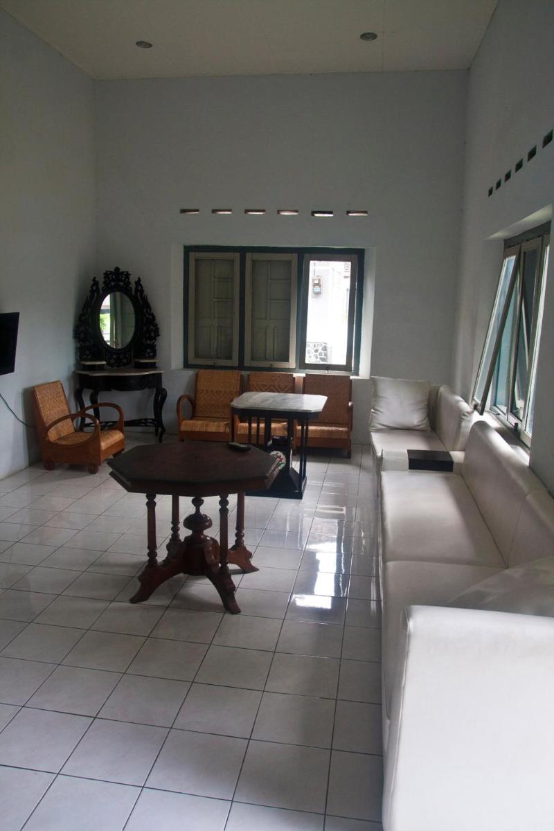 Ndalem Mantrigawen - Housity