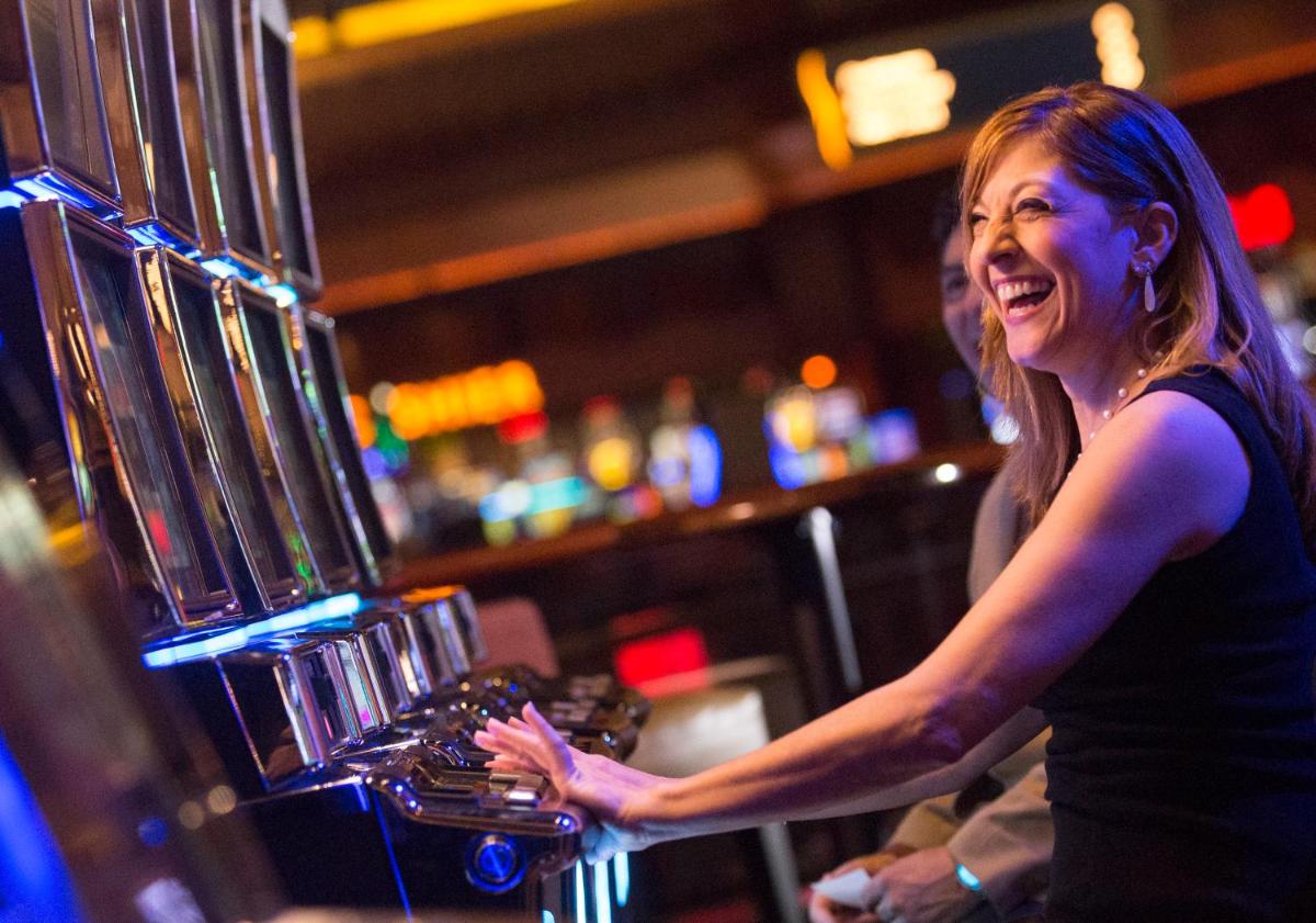 Bally's Twin River Lincoln Casino & Hotel - Housity