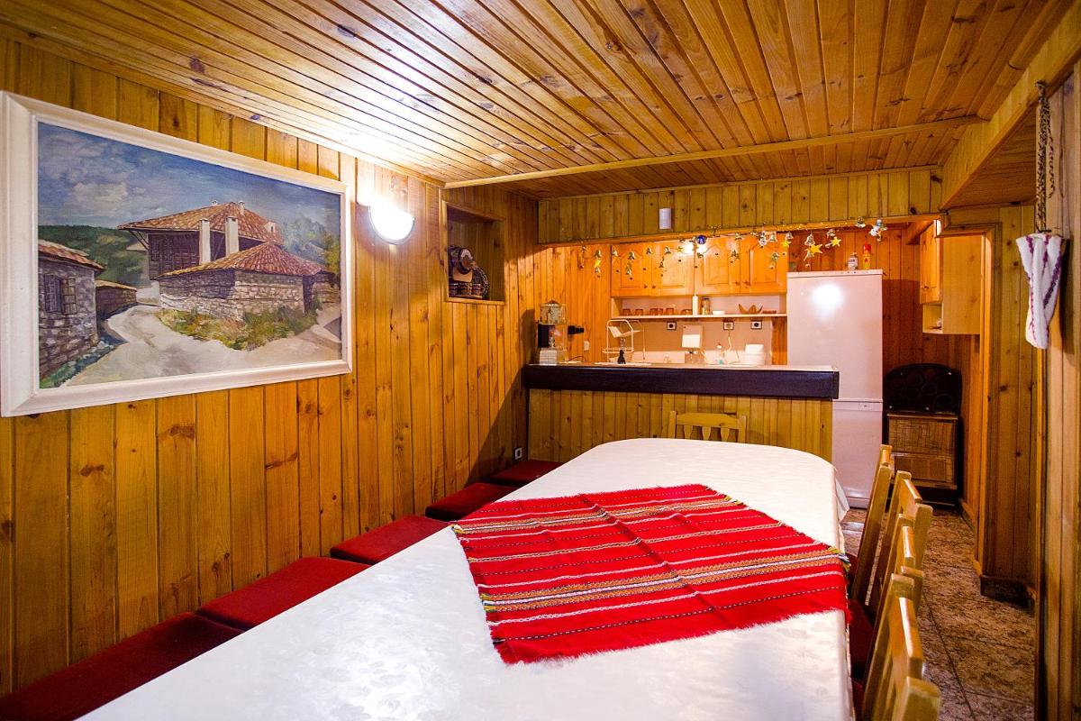 ХАДЖИКОЛЬОВАТА КЪЩА - Housity